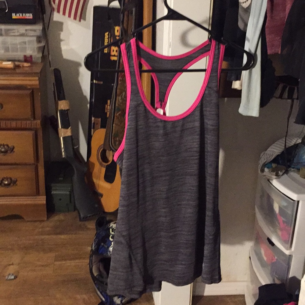 Danskin semi-fitted tank